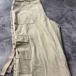 No Boundaries women Cargo Pants in Khaki open to offer